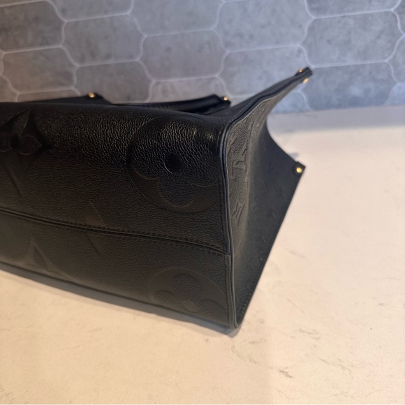 Louis Vuitton On The Go MM Black Empreinte - Picture 8 of 12